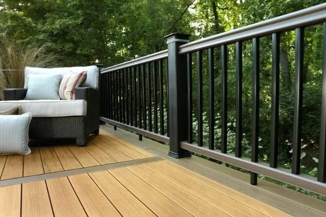 ДПК для строительства террасы и перголы: основные элементы и их особенности