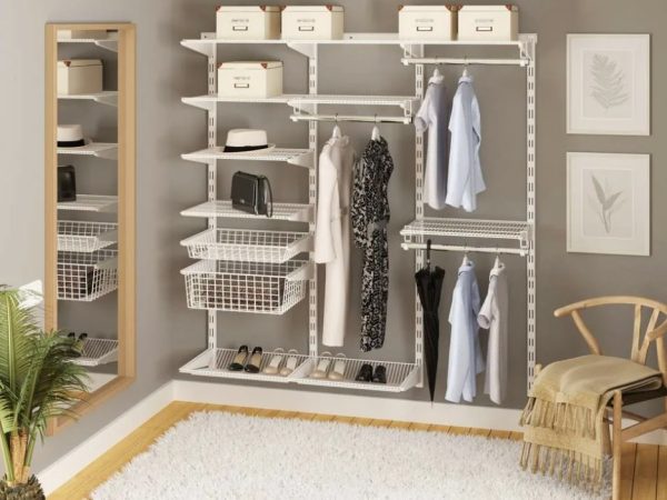 Как эффективно организовать пространство для хранения с помощью аксессуаров для сетчатых гардеробных систем?