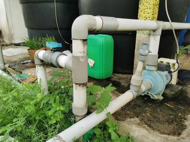 Поверхностный центробежный насос для подачи воды из накопительного бак Поверхностный центробежный насос для подачи воды из накопительного бак