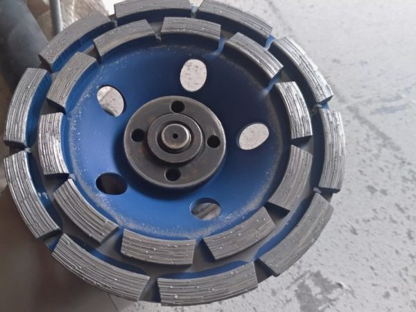 Как выбрать алмазную фрезу для шлифовки бетонного пола: практическое руководство