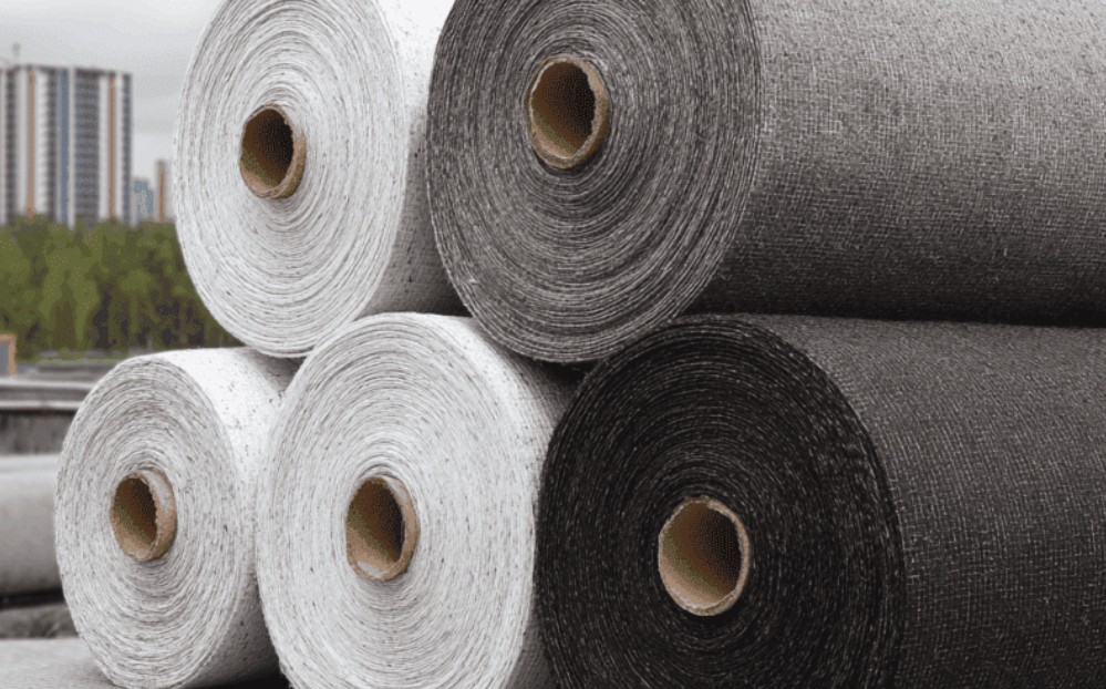 Как выбрать геотекстиль для участка: плотность, материал и назначение