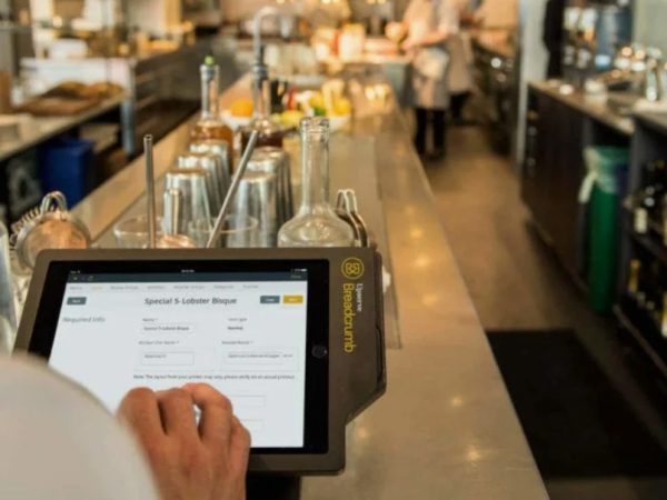 Преимущества услуг деколирования для ресторанов и баров