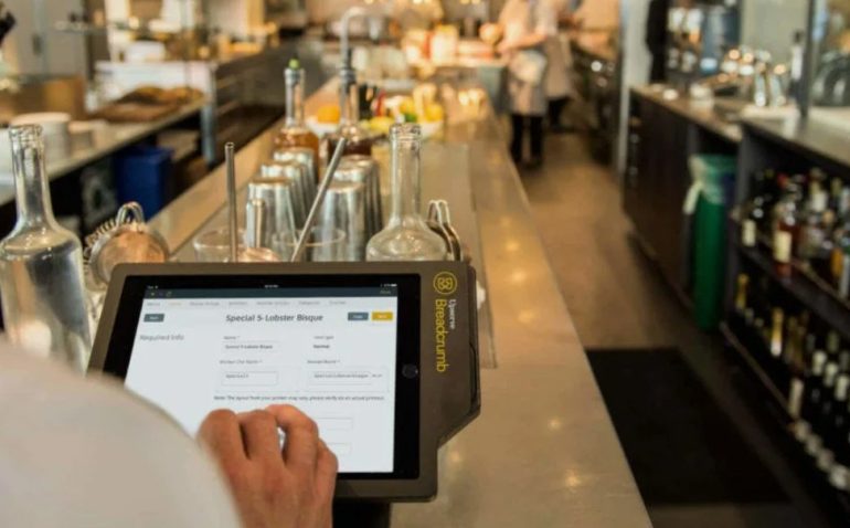 Преимущества услуг деколирования для ресторанов и баров