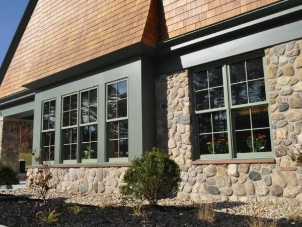 Натуральный камень, дерево или панели: чем отделать фасад, чтобы не пожалеть