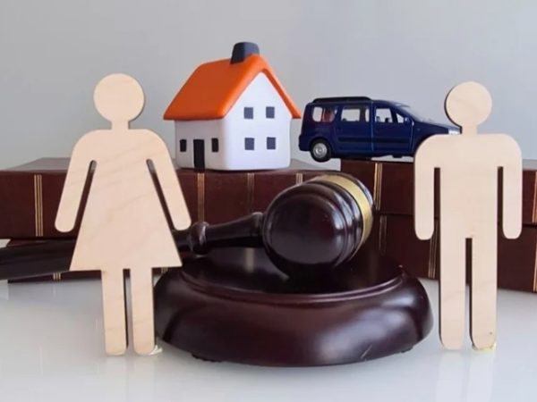 Как банкротство влияет на семью должника: супруги, дети и общее имущество