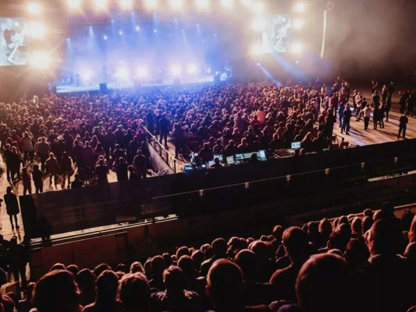 Как выбрать идеальное место в зале на концерт любимого артиста